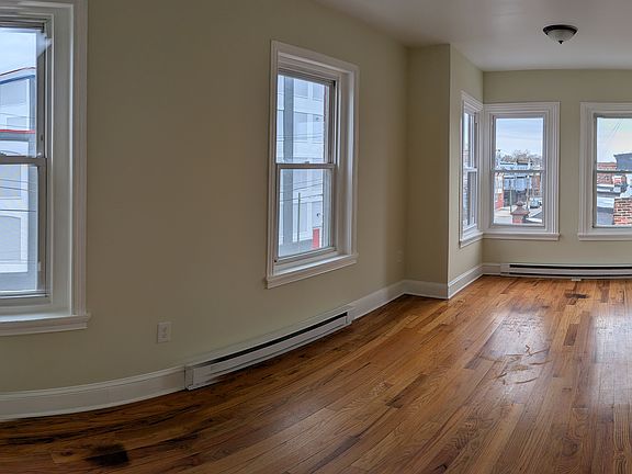 5th image of 4421-23 Wayne Ave #3