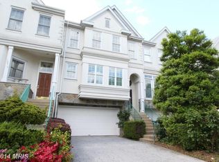 12812 Dogwood Hills Ln, Fairfax, VA 22033
