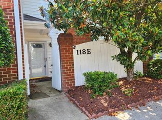 118 E Bristol Ln, Yorktown, VA 23693