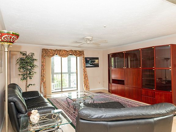 3rd image of 58 South St Unit 203
