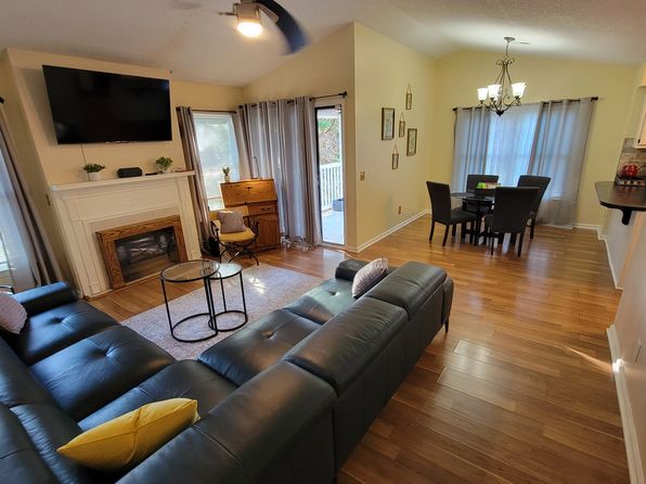 117 W Victoria Ct APT F