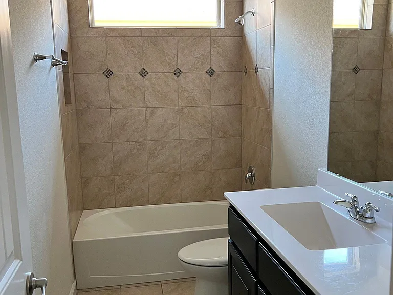 1108 Cushing Dr — Photo 16