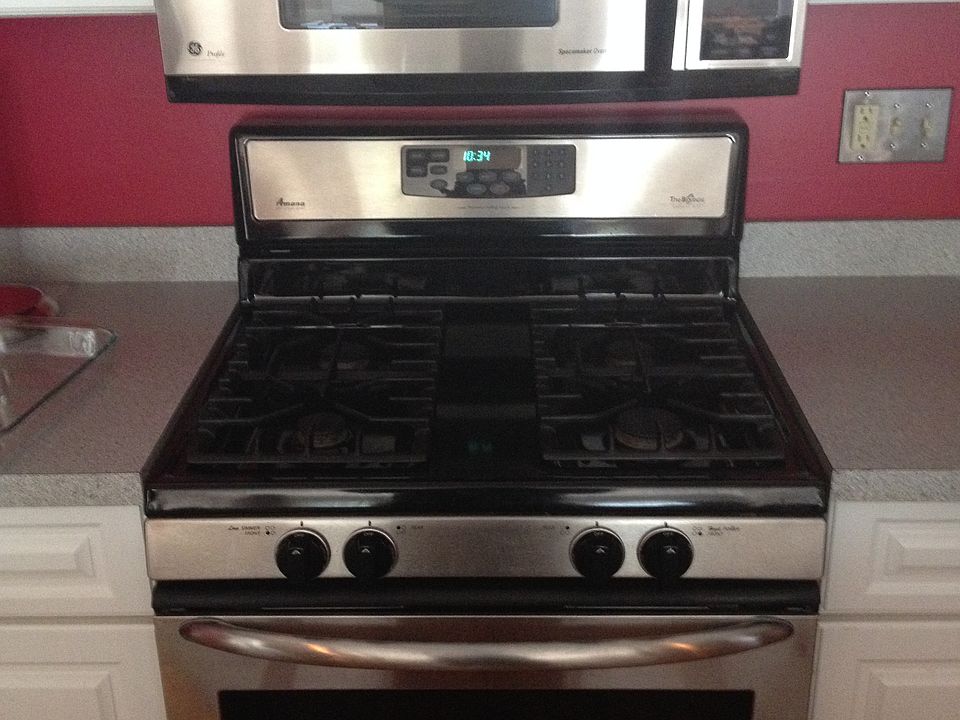 Stainless Appliances - Gas