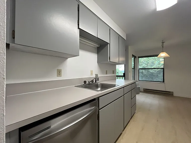 4634 SW Vermont St #4 — Photo 6