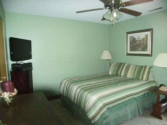 5th image of 1232 Stephens St