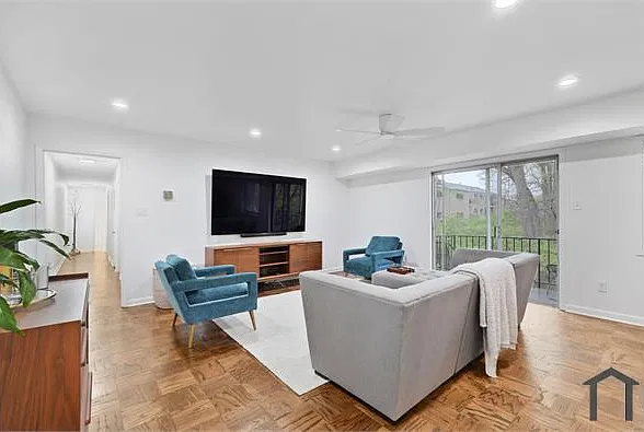 3 bed, 1426 sqft, $3,100 — Photo 2
