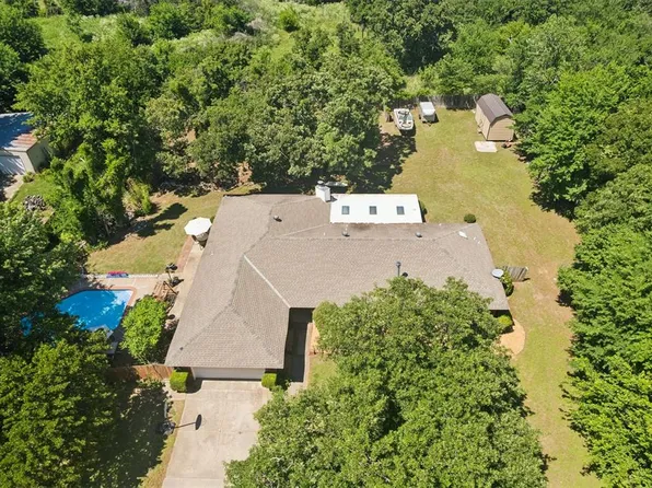 4409 Martin Dr, Edmond, OK 73034