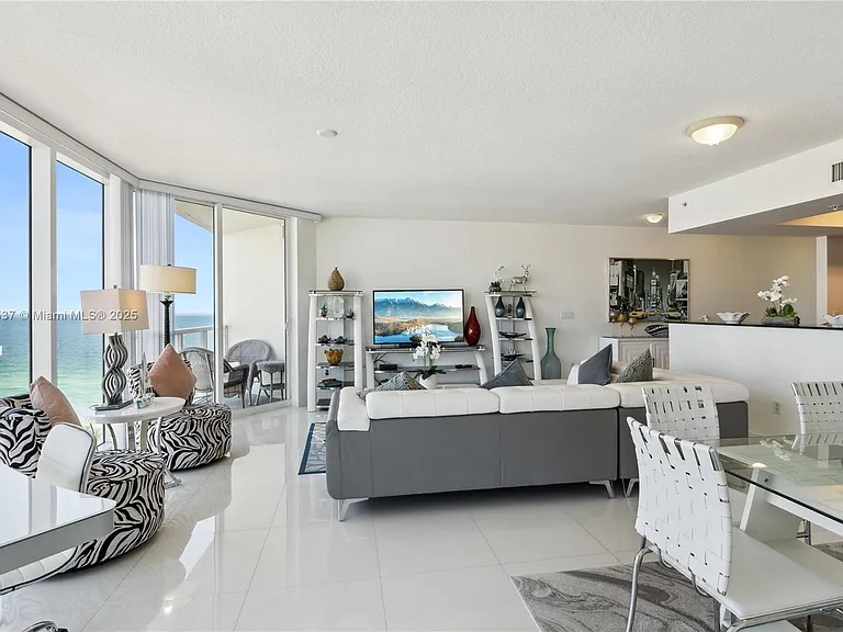 16699 Collins Ave #1407 — Photo 4