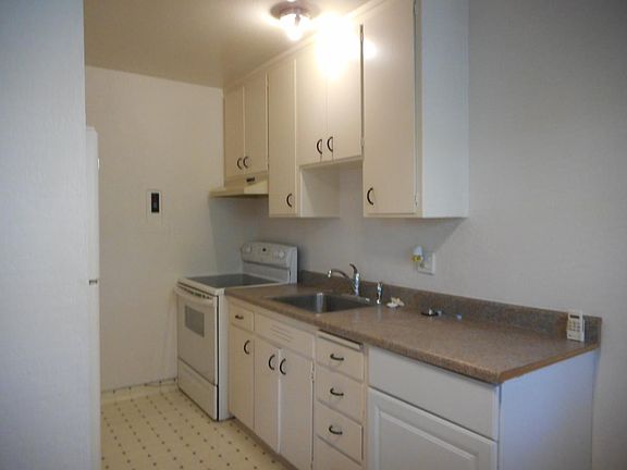 3rd image of 1208 P St APT 10