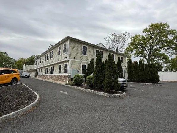 519 Chestnut St, Roselle, NJ 07203