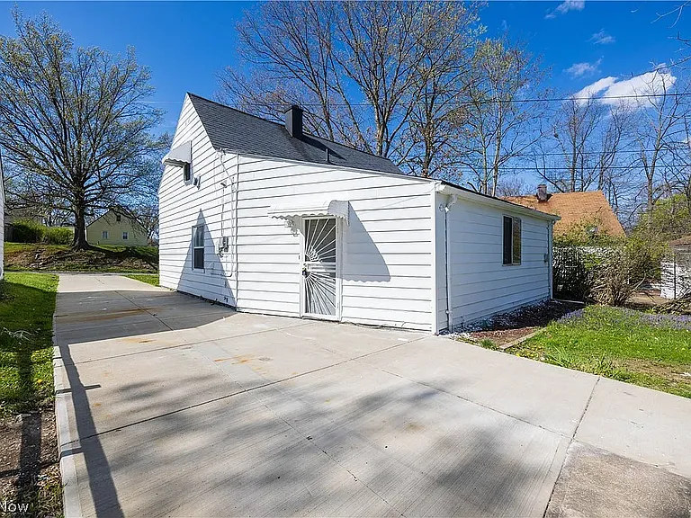 19802 Meadowlark Ln — Photo 3