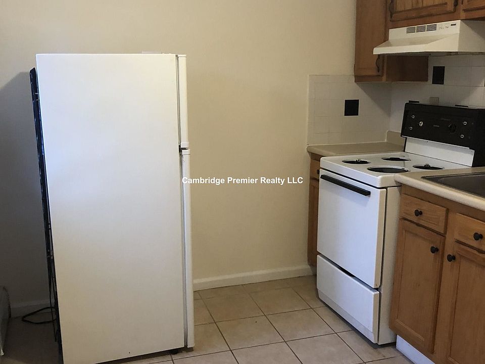 1st image of 11 Pine St #3