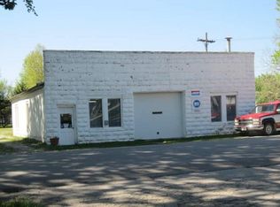 724 W 7th Ave, Garnett, KS 66032