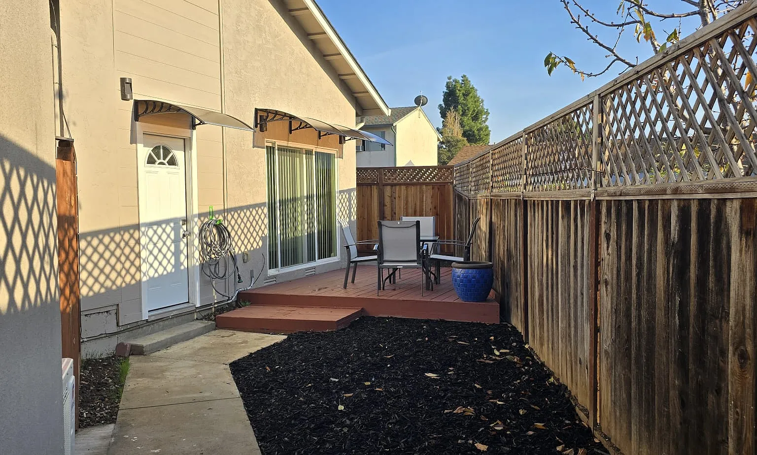2604 Sierra Vista Ct — Photo 2