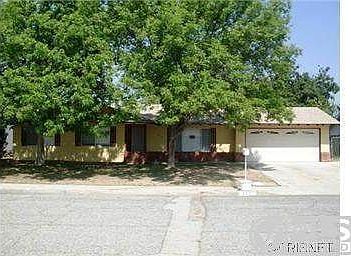 1st image of 555 S Andrews Ave