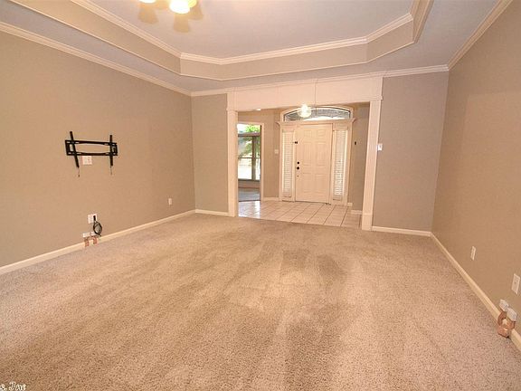 3rd image of 16 Cherryhill Cv