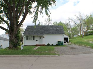 303 13th St, Corning, IA 50841