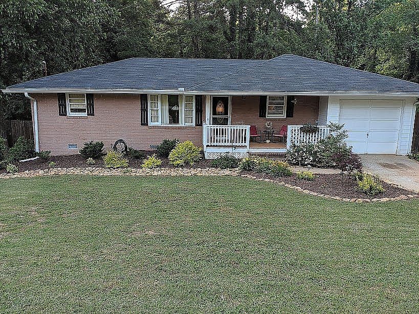 2nd image of 6006 Ridge Dr SE
