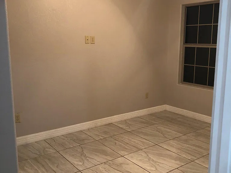 215 Burge Dr #D — Photo 5