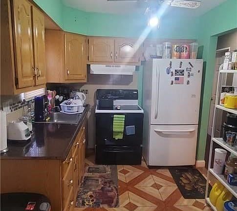 5th image of 80 E Pennywood Ave