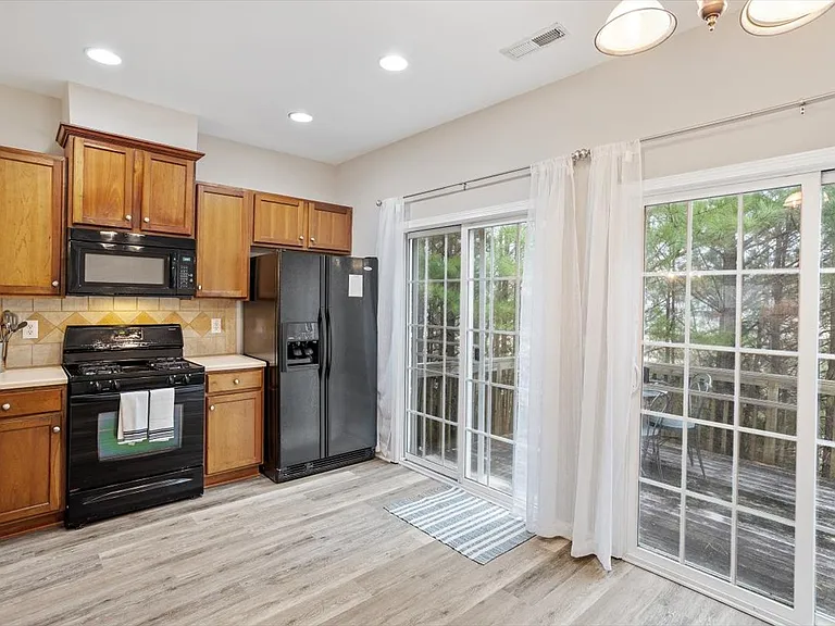 104 Linden Park Ln — Photo 19