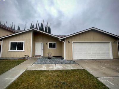 2051 Smokey Dr, Los Banos, CA, 93635