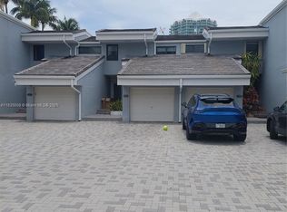 255 Poinciana Dr #605, North Miami Beach, FL 33160