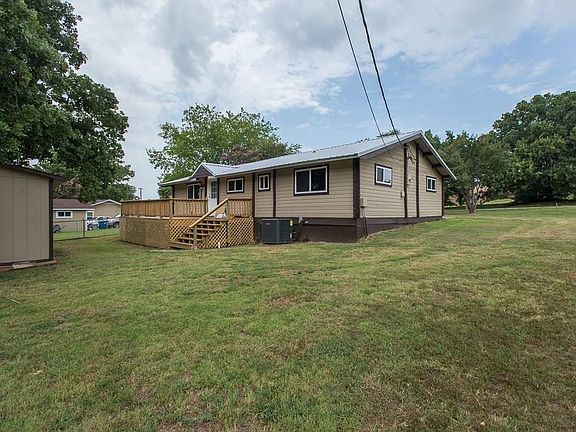 3rd image of 430 Admiral Dr