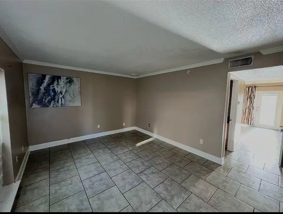 2 bed, 1.5 bath, $1,200 — Photo 3