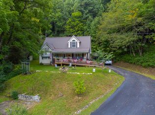 685 Peeks Creek Rd, Franklin, NC 28734