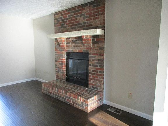 2nd image of 3333 Gladesend Ct