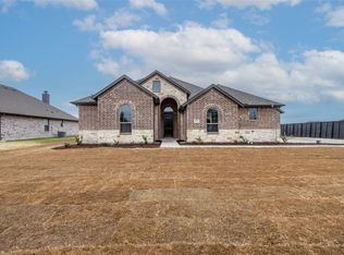 1863 Meadowbrook Ln, Nevada, TX 75173