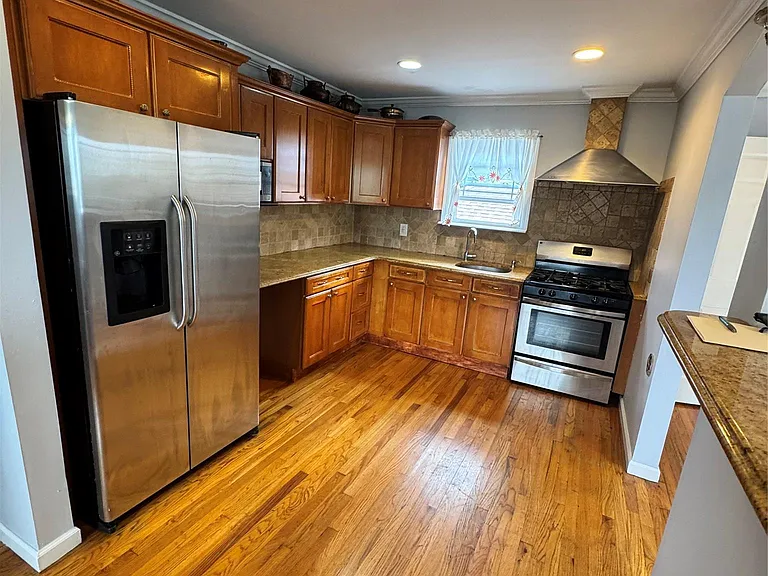 113 W Hudson St #2 — Photo 8