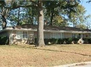 1531 Magnolia St, Muscatine, IA 52761