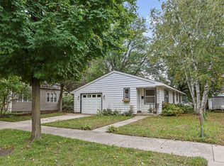 258 W 11th St, Holland, MI