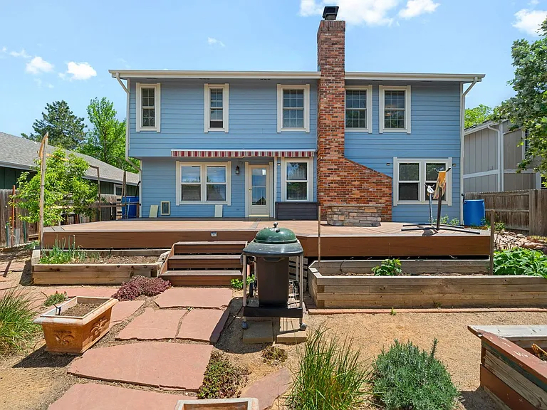 10217 Julian St — Photo 35