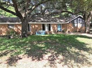 628 Burns St, Lexington, TX 78947
