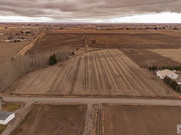 4th image of 4300 E 1 N