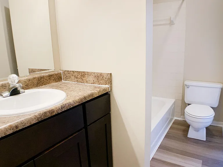 The Vinings Apartments — Photo 28