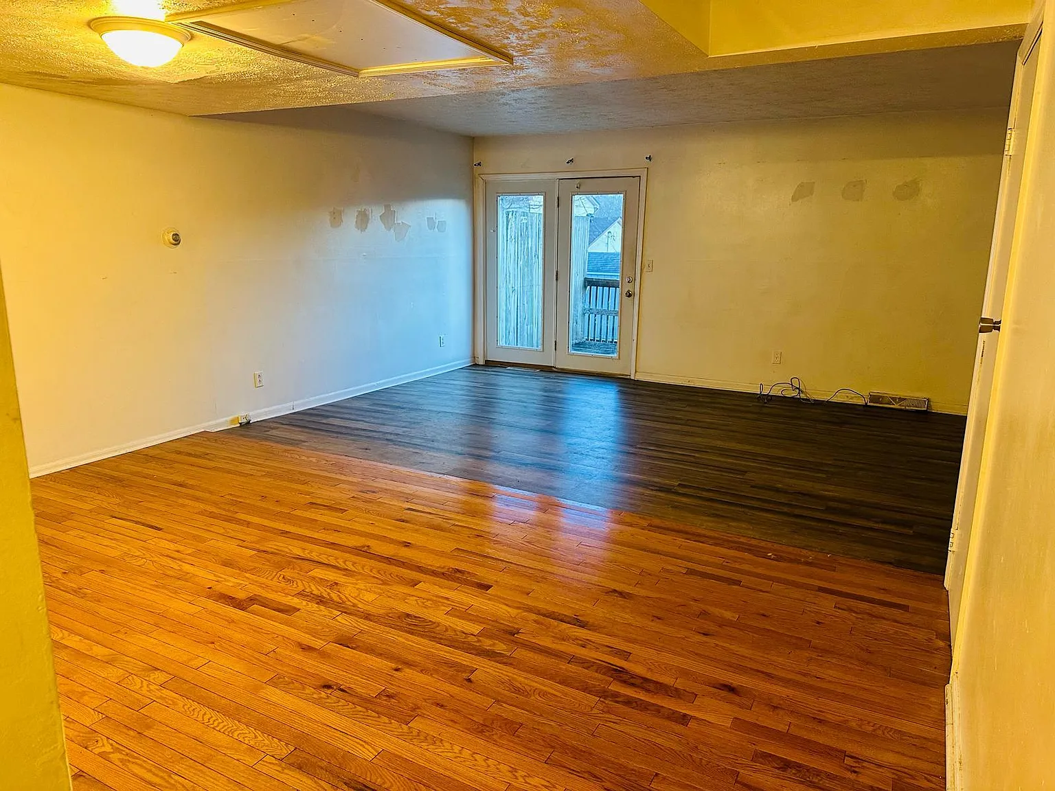 247 Woodhill Ln — Photo 2