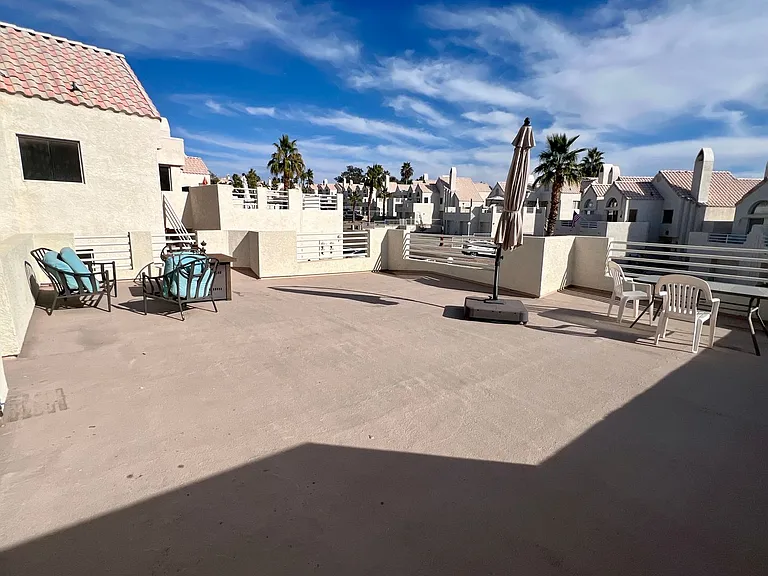420 Acoma Blvd S #12 — Photo 5