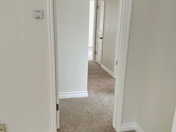 4th image of 148 N Pass Ave #150