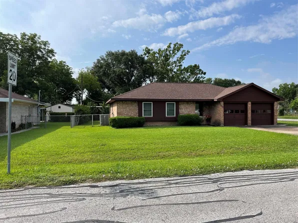 1733 Brumbelow St, Rosenberg, TX 77471