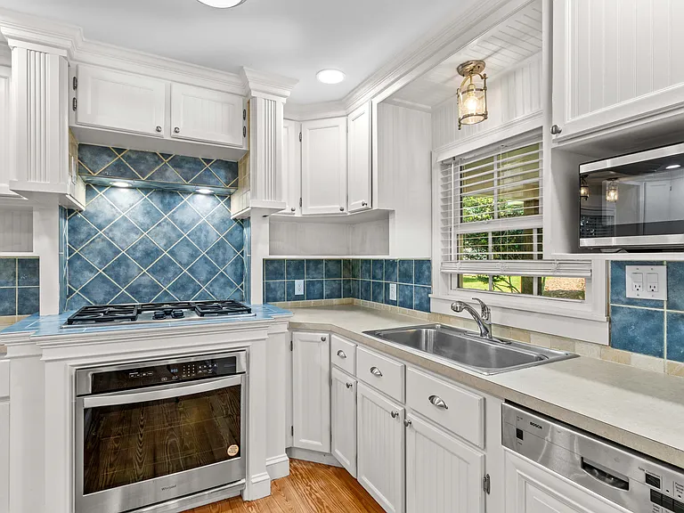 118 Revere Dr — Photo 15