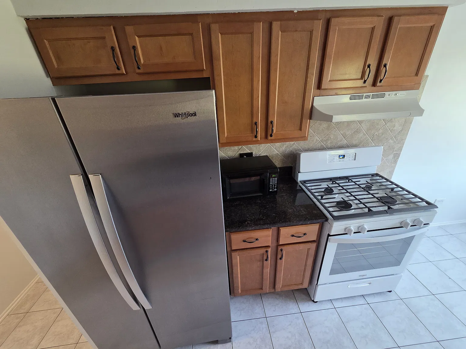2 bed, 1200 sqft, $1,850 — Photo 2