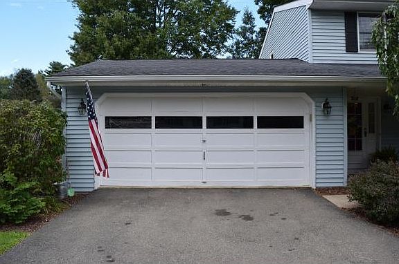 4th image of 77 Matthew Dr
