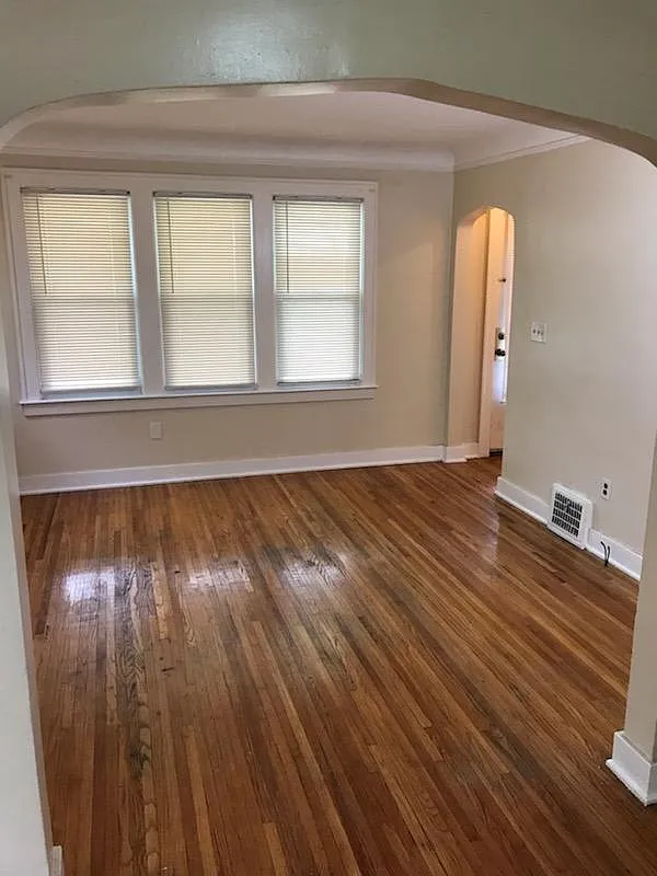 2 bed, 935 sqft, $1,300 — Photo 2