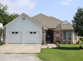 312 W Thomas St, Leonard, TX 75452