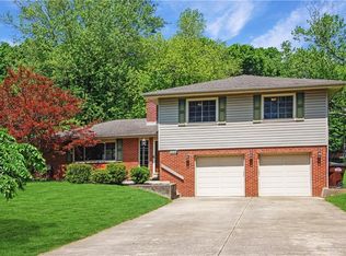 1341 Willowridge Dr, Beavercreek, OH 45434