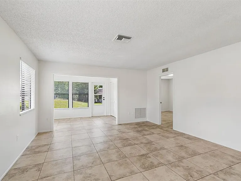 2945 Grovewood Blvd #A — Photo 24